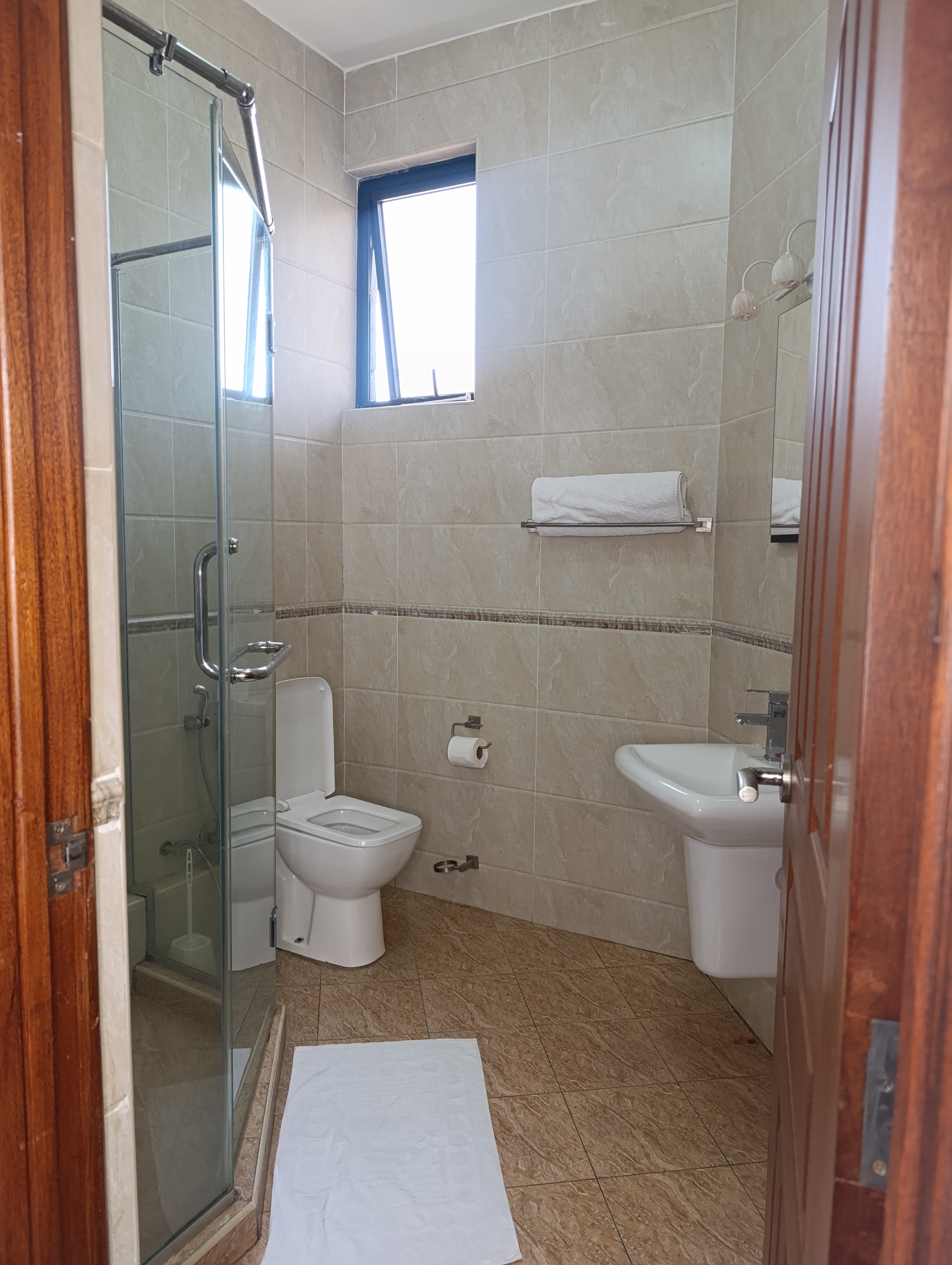 Kindaruma Road Residence Furnished Apartments — photo 10
