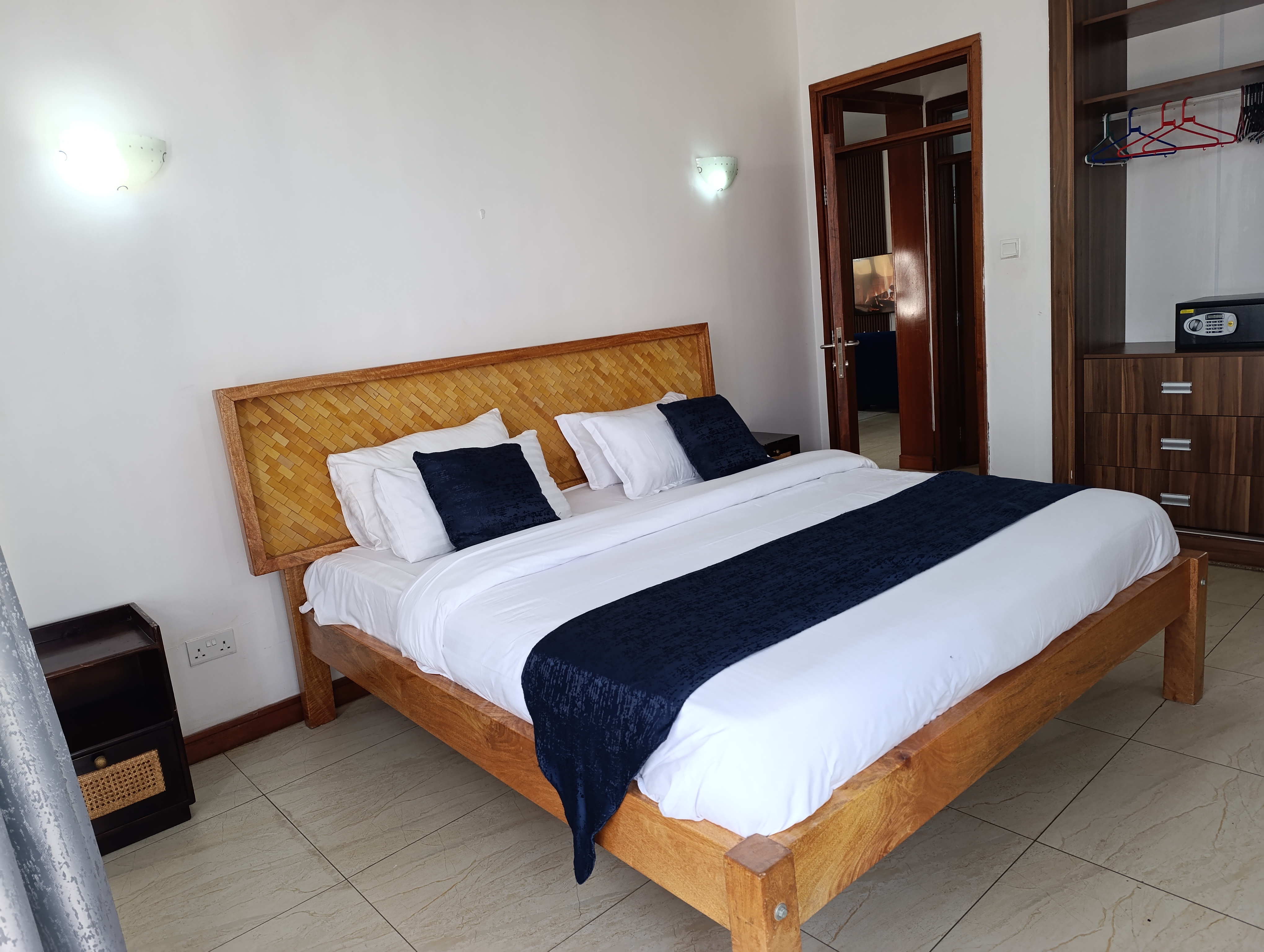 Myra Residence Furnished Apartments by Extended Stays 8